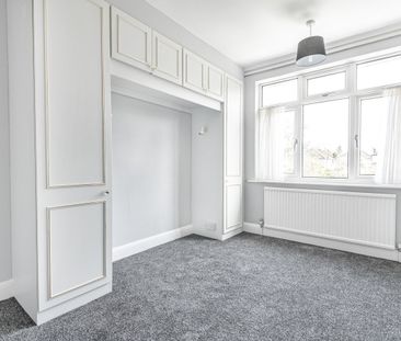 Semi-detached House to rent - Ridgemount Avenue, Shirley, CR0 - Photo 4