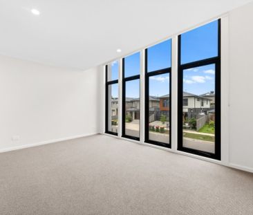 Brand New, Modern & Stylish Townhouse in the Most Convenient Location! - Photo 1