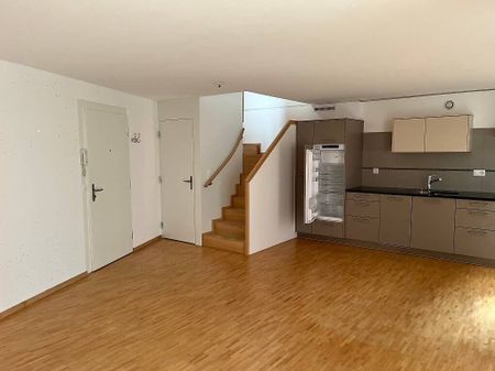 URGENT - Lease renewal January 1st, 2,560.- per month - Photo 2