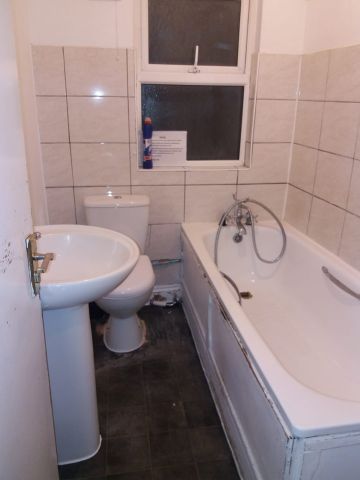 Room in a Shared House, Purley Way, CR0 - Photo 4