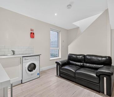 Apt 2, 18 Claremont Street, Belfast, BT9 6AP - Photo 2