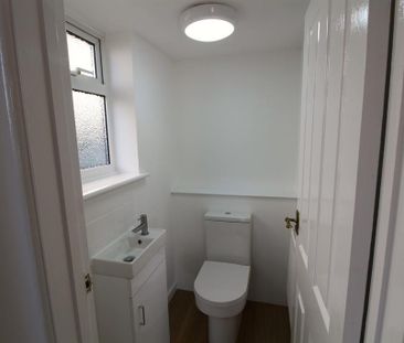 3 bedroom detached house to rent - Photo 3