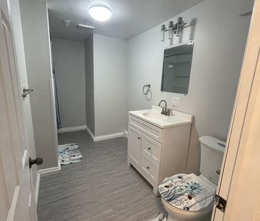 For Lease - 8 Daphne Crescent, Barrie, Ontario - Photo 6