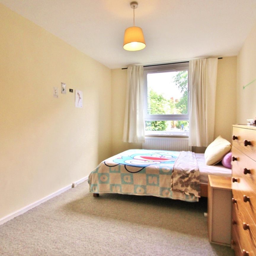 More Close, St Paul's Court, Hammersmith, London, W14 - Photo 1