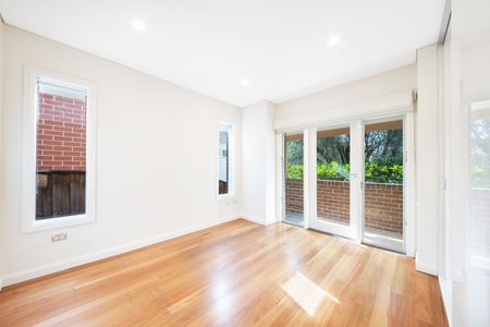 18 Mitchell Street, Naremburn NSW 2065 - House For Rent | Domain - Photo 2