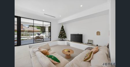 Luxury Redefined! Fully Furnished Executive Residence - Photo 4