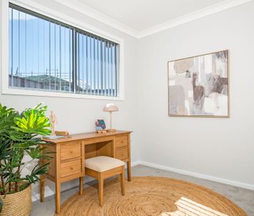 Modern Duplex Living: Settle In Before Christmas! - Photo 4