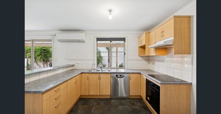 Spacious 4 Bedroom Family Home! - Photo 5