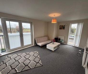 Beckett Strand, Swindon - Photo 4