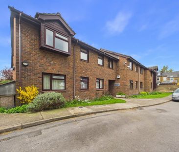 Clarence Court, Windsor,SL4 - Photo 6