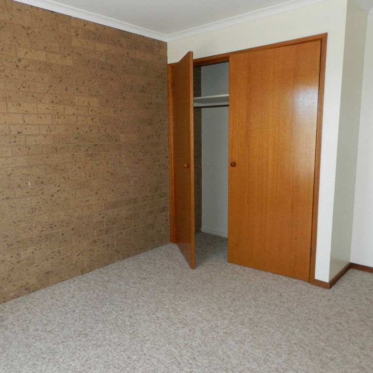 Neat and Tidy 2 Bedroom Unit - Photo 1