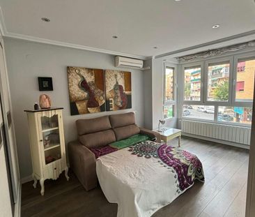 Piso de alquiler en C. Juan Sebastián Elcano, Feria - Photo 2