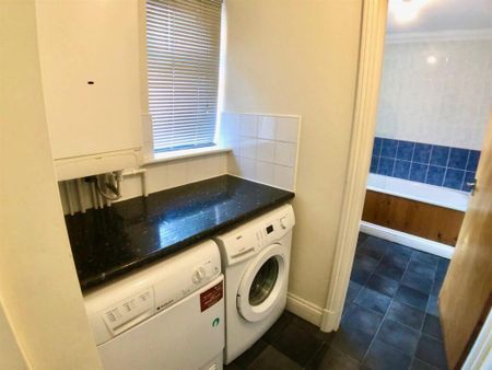 4 bedroom terraced house to rent - Photo 3