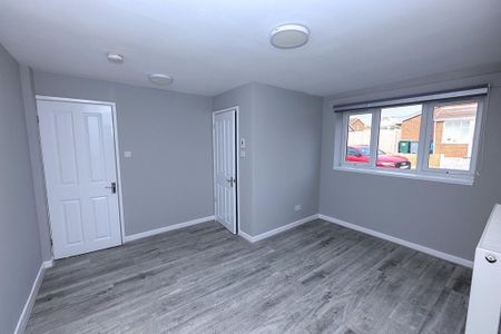 4 bedroom detached house to rent - Photo 5