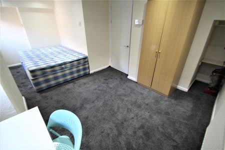 Broomfield Terrace, Burley, LS6 3DQ, Leeds - Photo 2