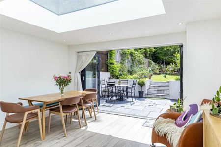 Charlton Lane, Charlton, SE7 - Photo 2