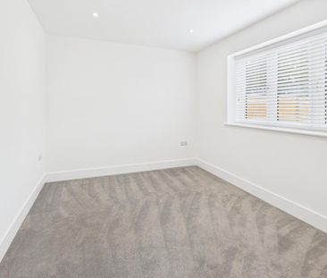 4 bedroom detached house to rent - Photo 2