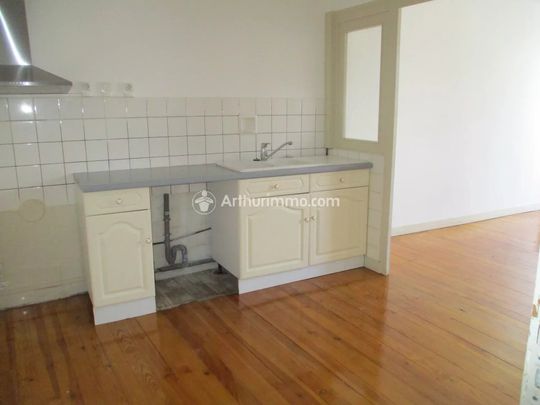 Location Appartement 3 pièces 78 m2 à Saint-Jean-d'Angély - Photo 1