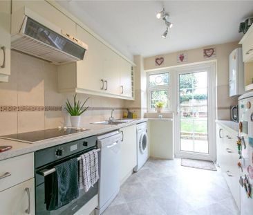 3 bedroom end of terrace house to rent - Photo 4