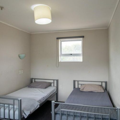 Tidy bedroom in shared housing! - Photo 2