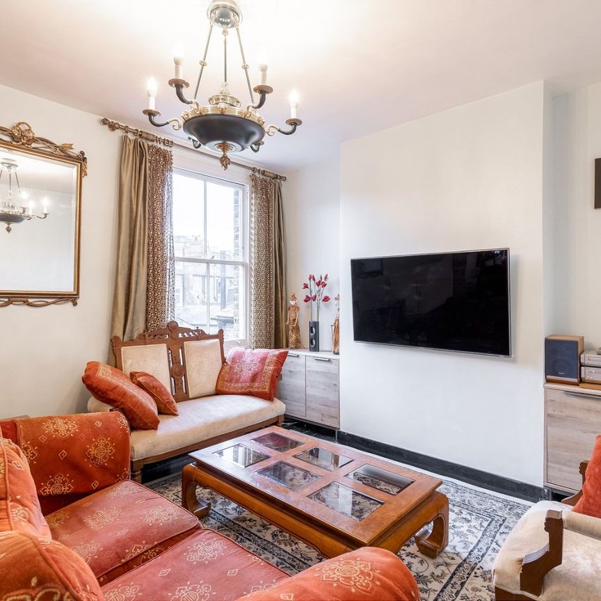 Shorrolds Road, Fulham, London, SW6 - Photo 1