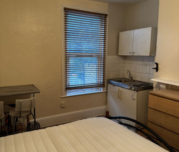 1 bedroom bedsit to rent - Photo 5