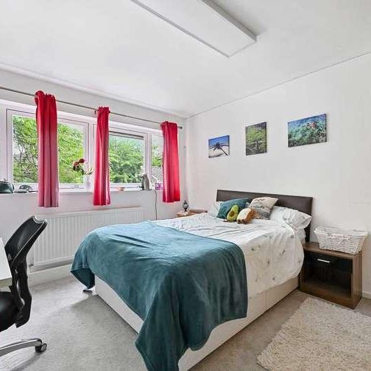 Adeney Close, Hammersmith, London, W6 - Photo 1