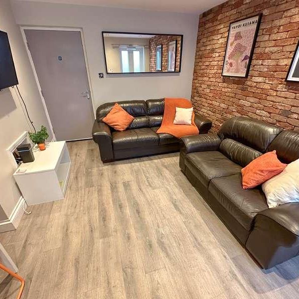 Cameron Street, L7 - Photo 1