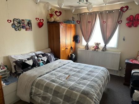 4 bedroom terraced house to rent - Photo 4