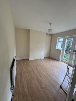 4 bedroom semi-detached house to rent - Photo 1