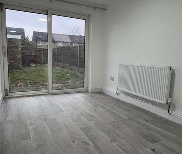 Shepherds Close, Romford, RM6 - Photo 4