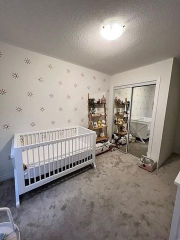 For Lease - 221 Vivant Street, Newmarket, Ontario - Photo 2