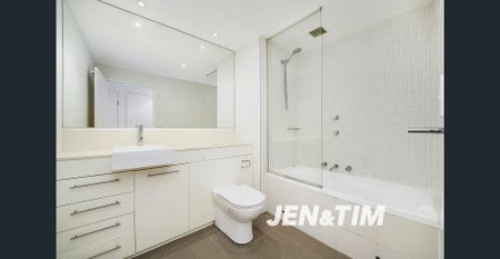 Stunning Spacious Two Bedroom minutes away from Rhodes Waterside & Rhodes Central - Photo 3