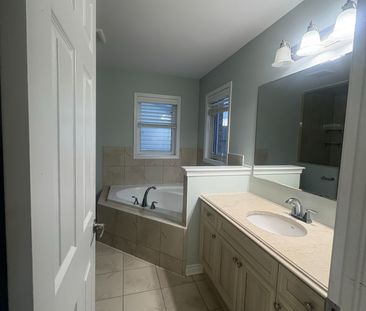 For Lease - 24 Stedford Crescent, Brampton, Ontario - Photo 2