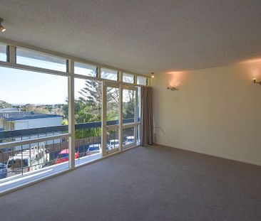 No frills apartment studio in Mt Eden - Photo 1