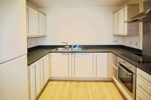 The Junction, Slough Station, SL2 - Photo 1