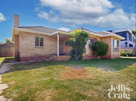 23 Boronia Street, Bentleigh East - Photo 2