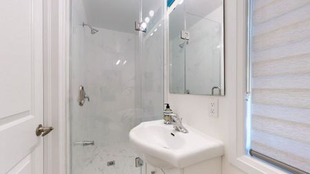 For Lease - 2123 Royal Gala Circle Unit# Master Suite, Mississauga, Ontario - Photo 5