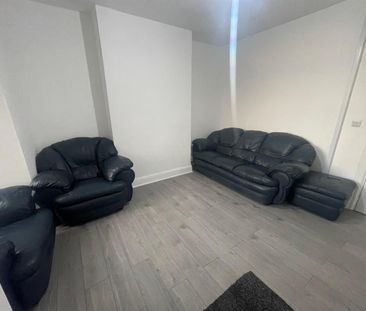 Elford Place East, Leeds - Photo 1