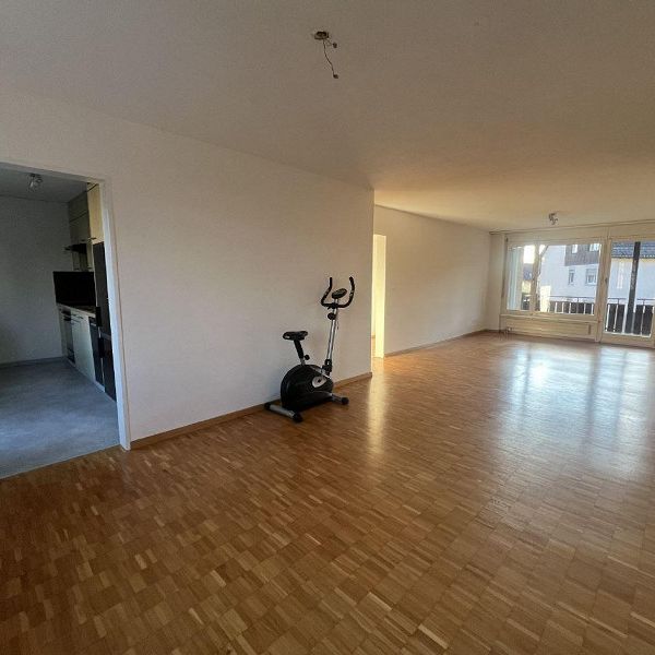 Befristet bis 30.11.2027 / Charmante 4.5 Zimmerwohnung in Brüttisel... - Photo 1