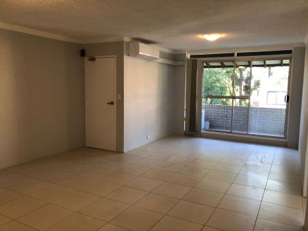 Two Bedroom Unit in a Prime Location&excl; - Photo 2