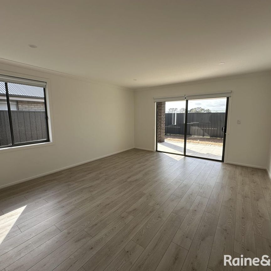 4-Bedroom Family Home - Space, Comfort & Style in Munno Para Downs! - Photo 1