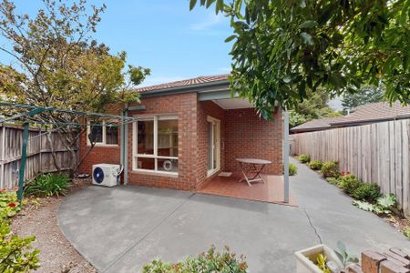 PRIVATE AND PERFECTLY POSITIONED IN DONVALE - Photo 2