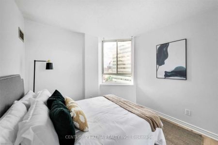 633 Bay Street #2616 - Photo 5