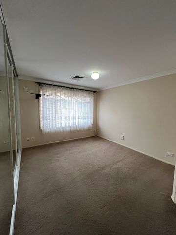 3 Bedroom villa with gas cooking & tiled living areas - Photo 5