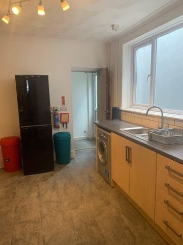 4 bedroom terraced house to rent - Photo 4