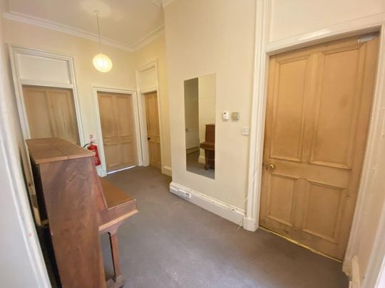 4 bedroom flat to rent - Photo 1