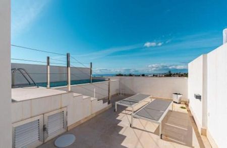 Alquiler de chalet adosado en Calle Incosol - Photo 5