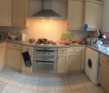 1 bedroom in a house share to rent - Photo 3