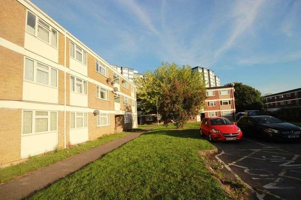 Eden Close, Slough, SL3 - Photo 1